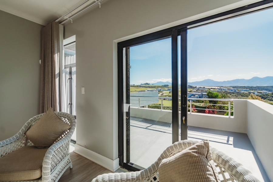 4 Bedroom Property for Sale in Herolds Bay Western Cape